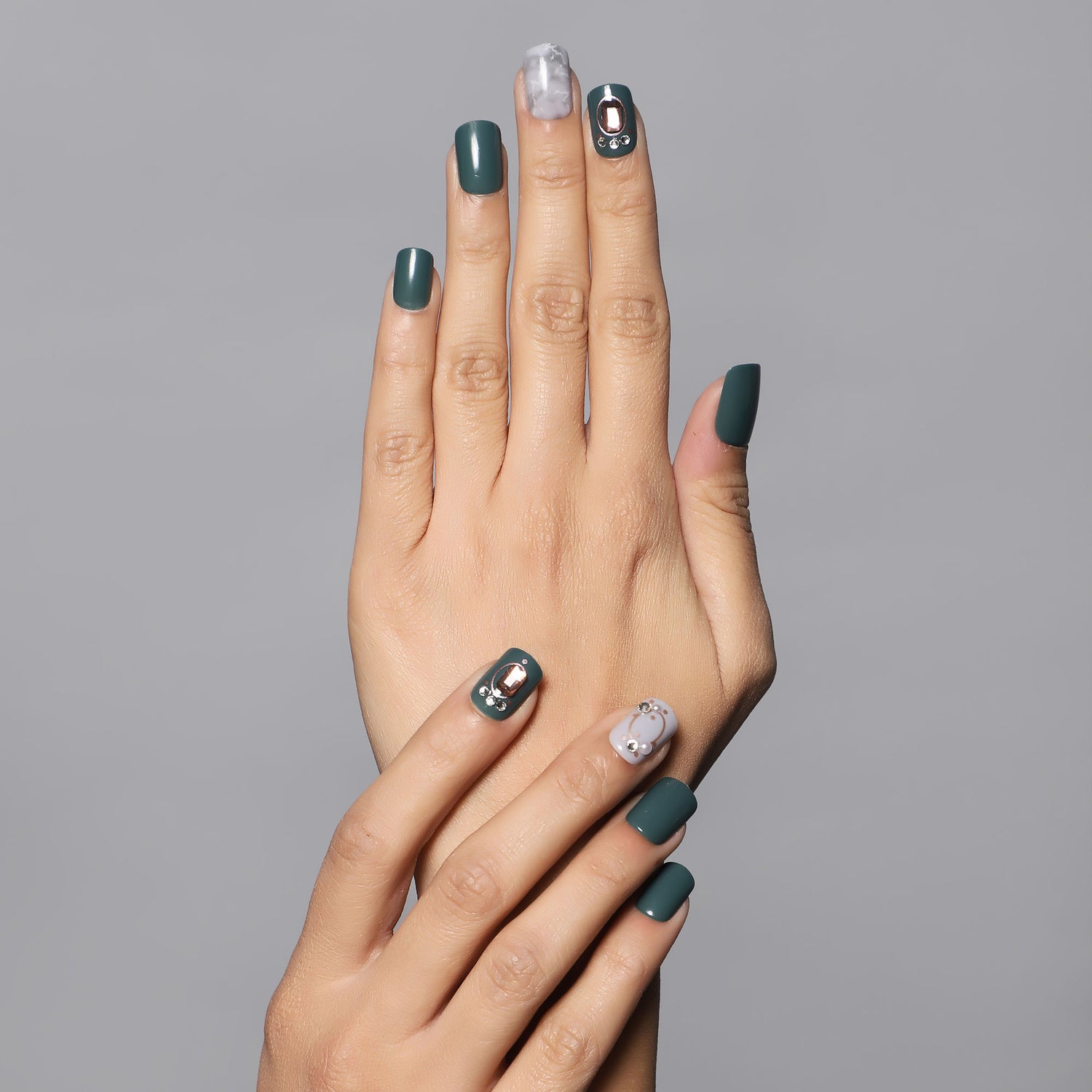Quadrat Falsche Nägel Hautfarbe mit Diamant Press-On Nägel für Nail Art  24pcs | eBay